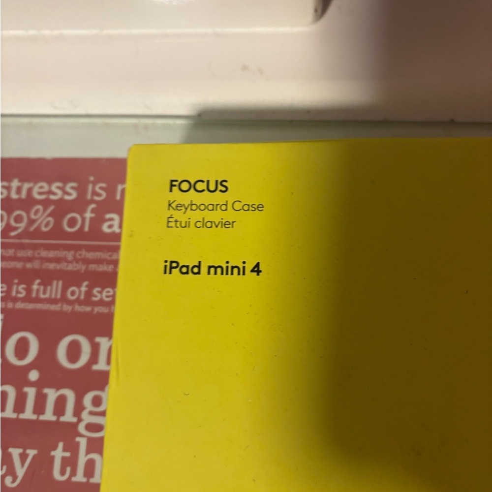 Logitech IPad Mini New Case - Picture 2 of 3